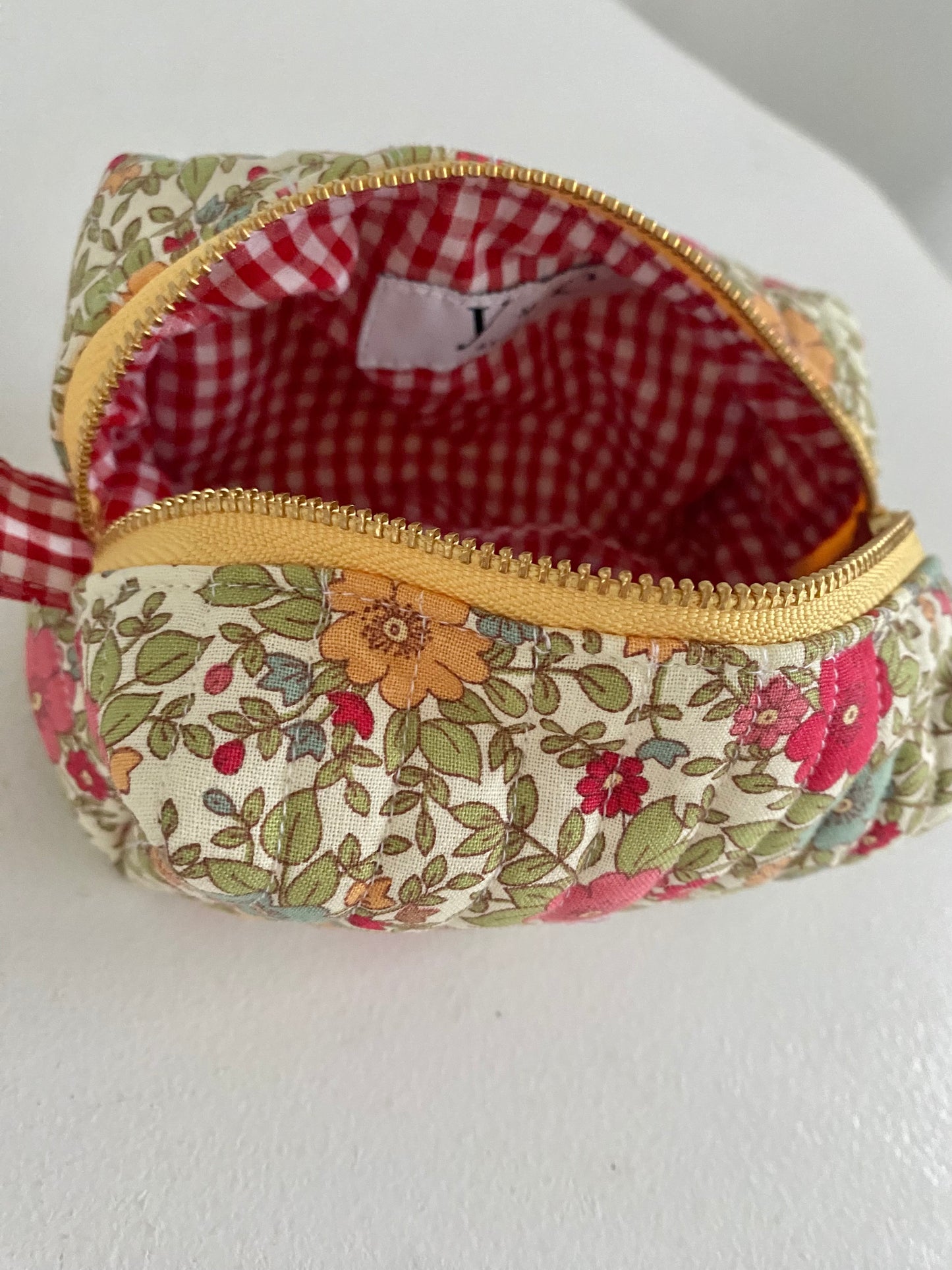 Quilted Floral Makeup Pouch Yellow fastener (small)