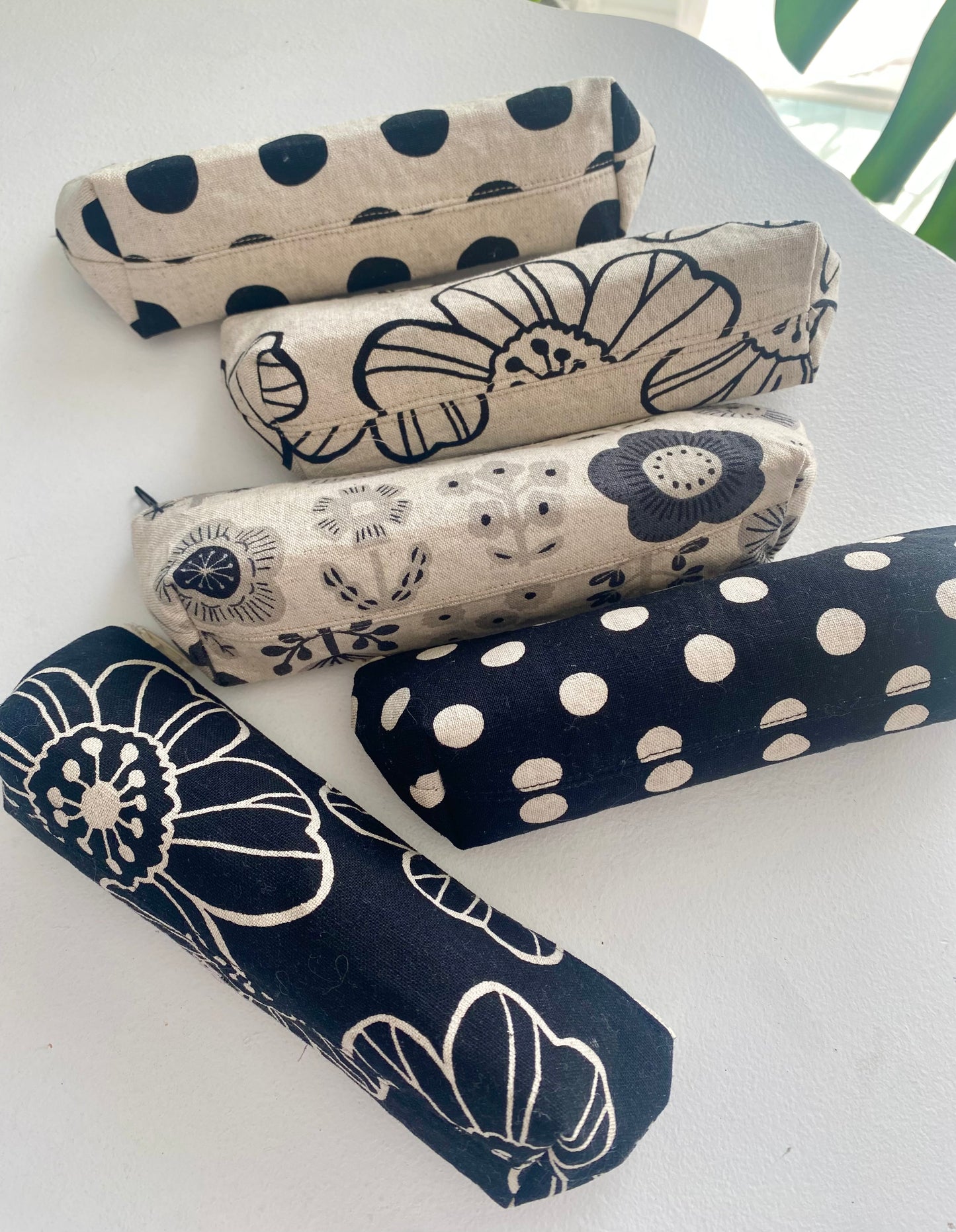 Cotton/Linen Polka Dot Pencil Case( Natural )