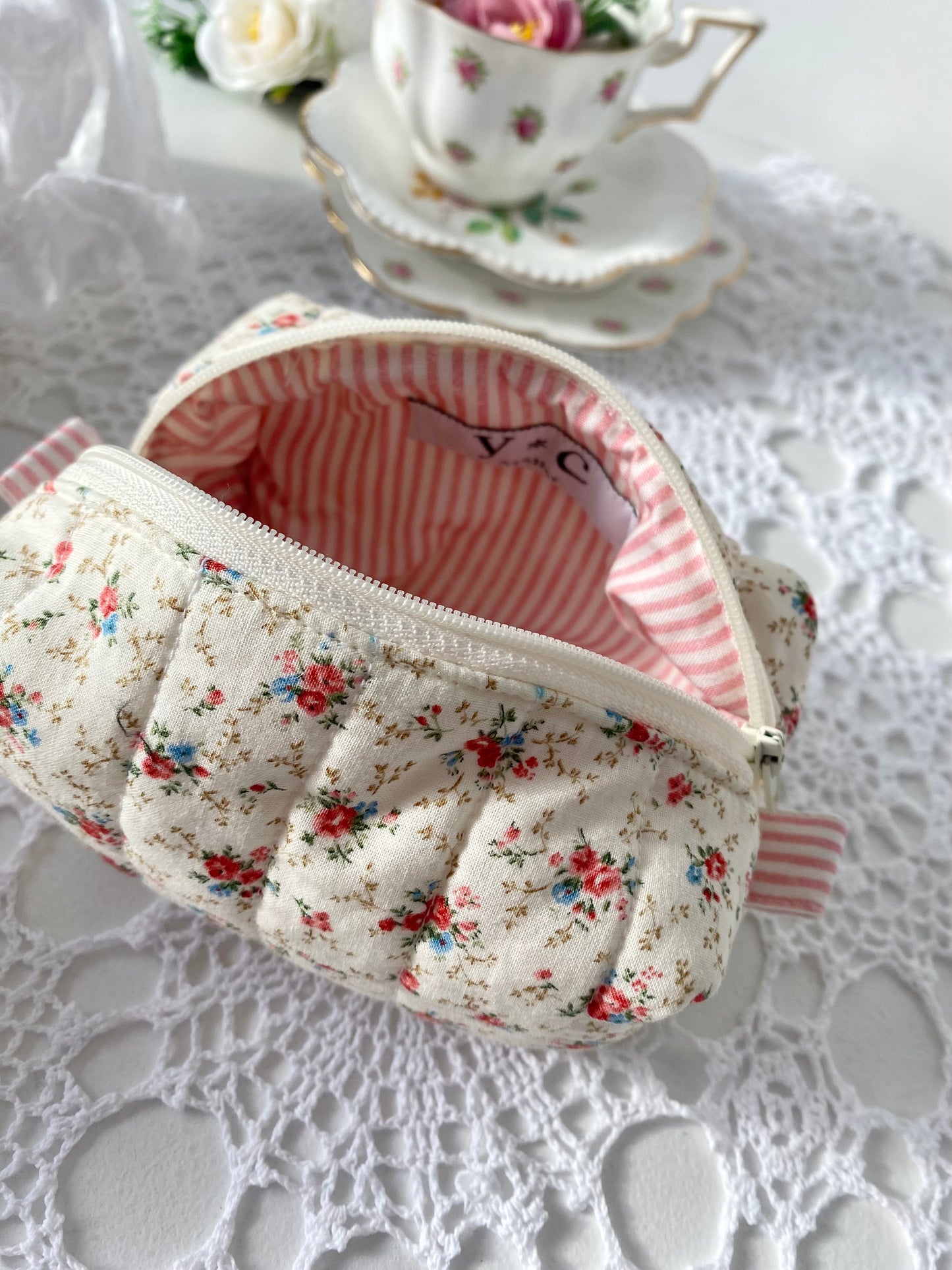 Quilted Tiny floral Makeup Pouch (small)