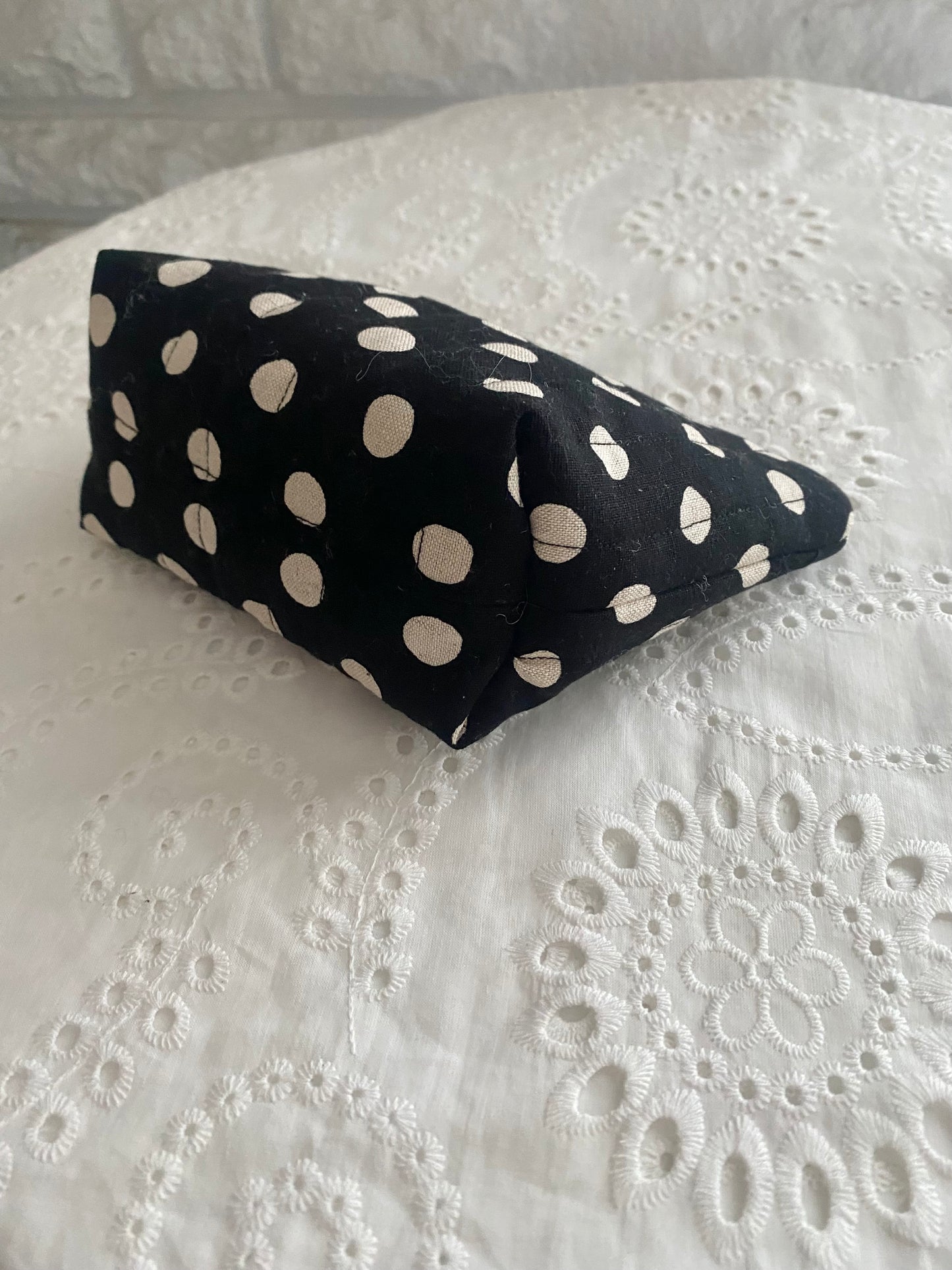 Polka Dot makeup pouch(black)