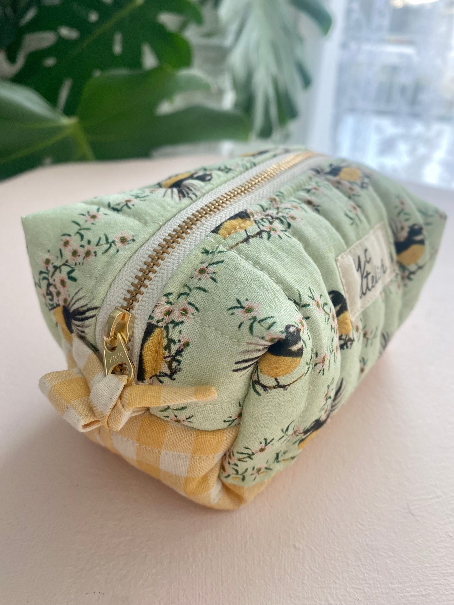 Small Fantail Bird Zipper Pouch