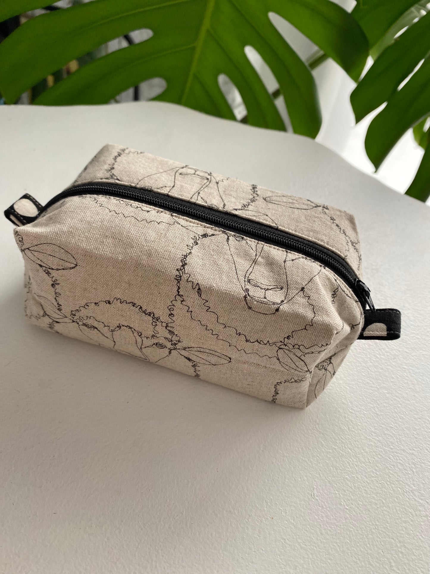 Cotton/Linen Makeup Pouch (Sheep)