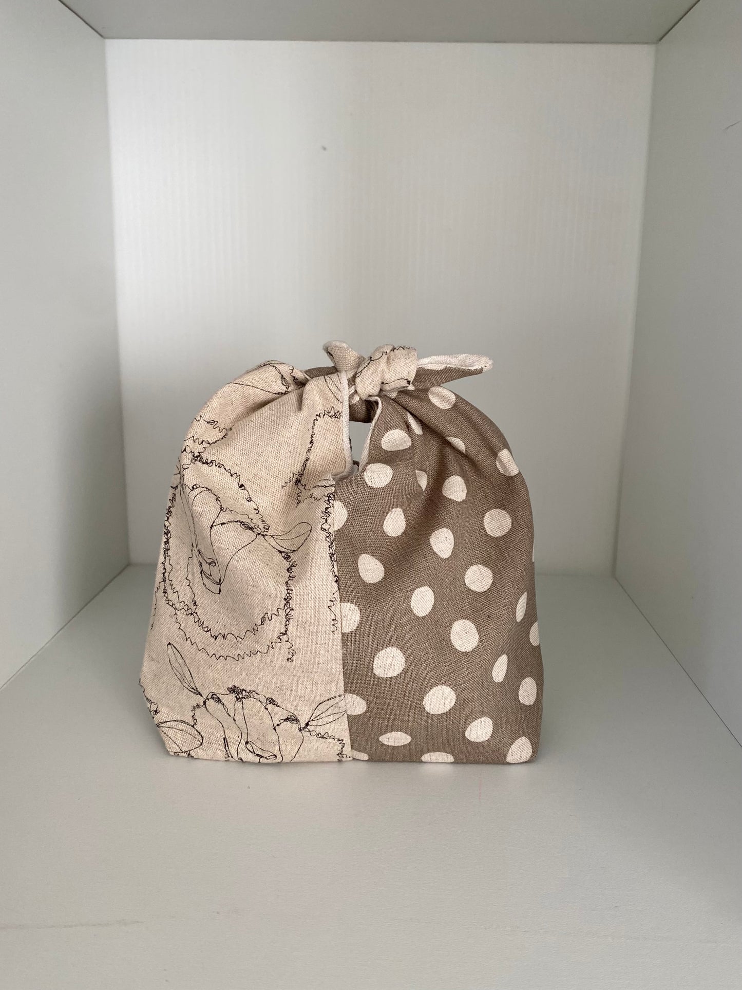 Japanese Style Mini Obento Bag (Sheep & Dots on Olive)