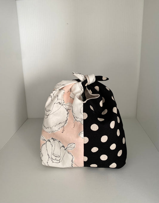 Japanese Style Mini Obento Bag (Pink Sheep & Dots on Black)