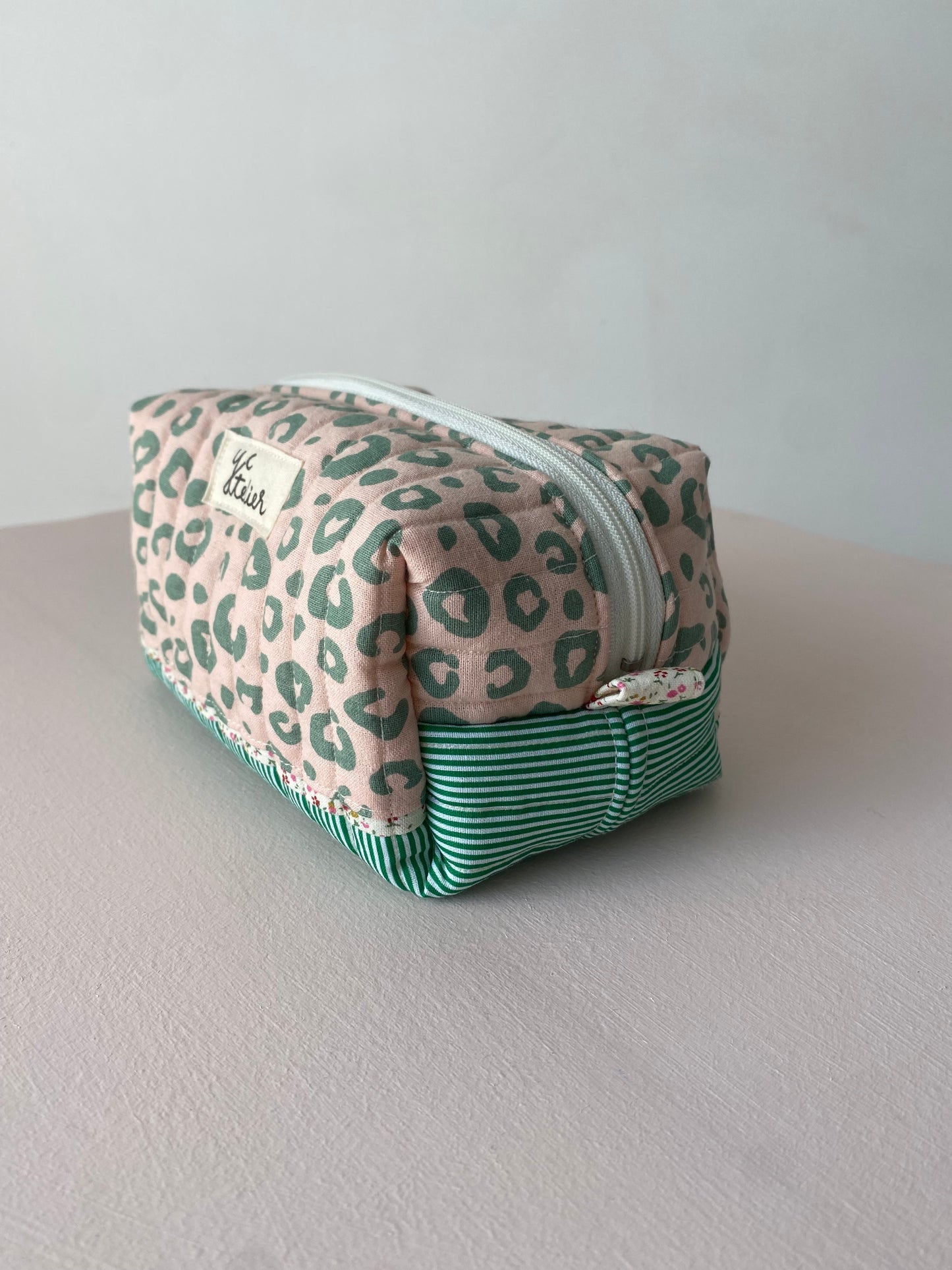 Medium Zipper Pouch – Animal Print