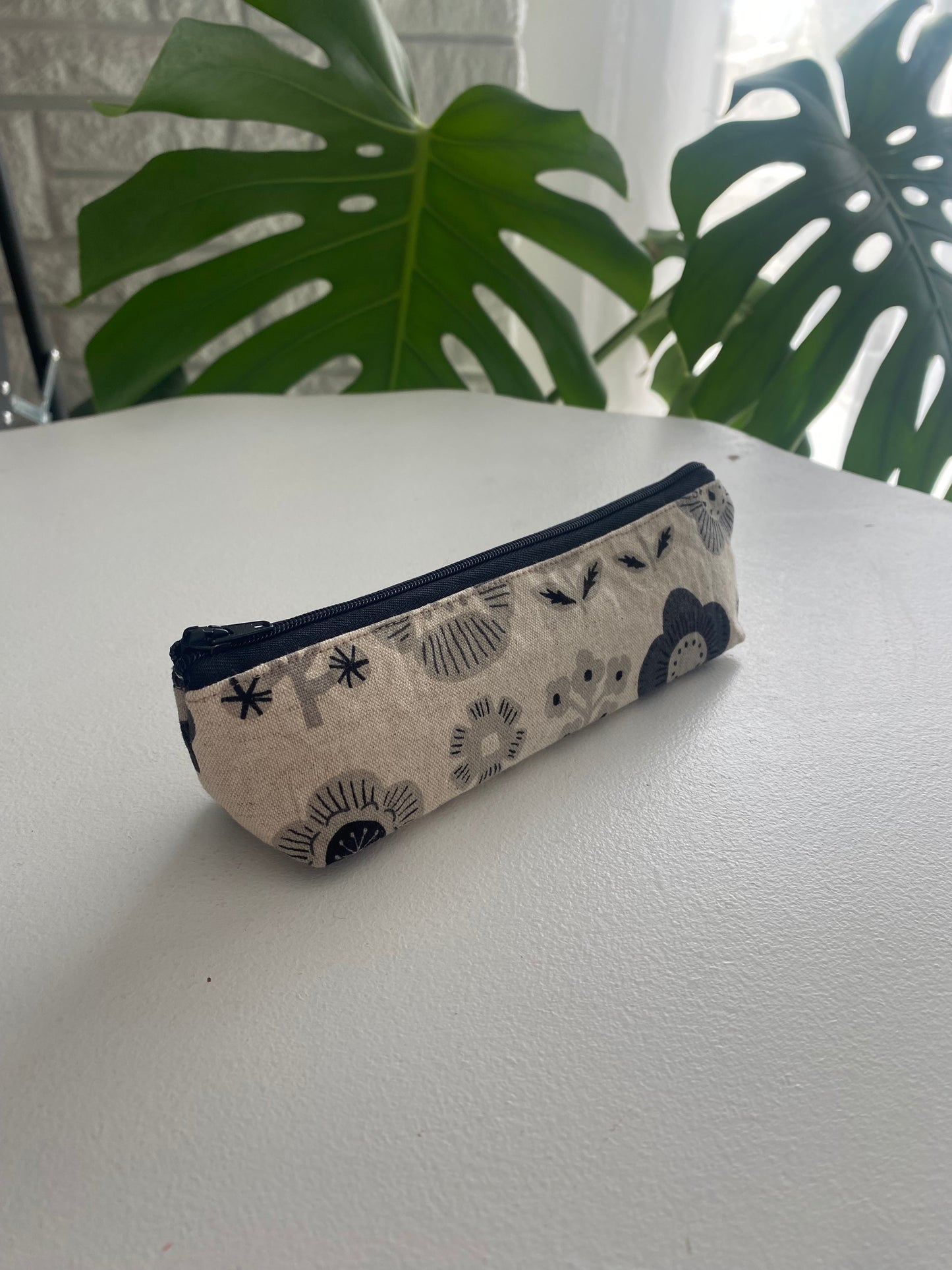 Cotton/Linen Scandinavian Floral Pencil Case( Natural)