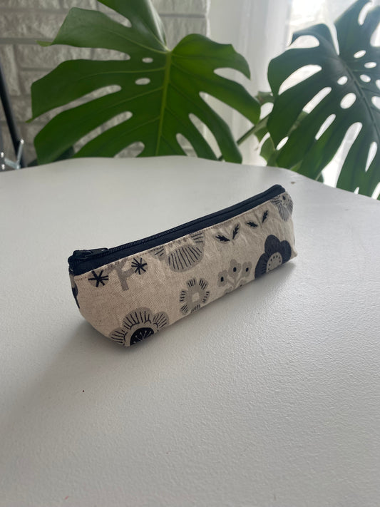 Cotton/Linen Scandinavian Floral Pencil Case( Natural)