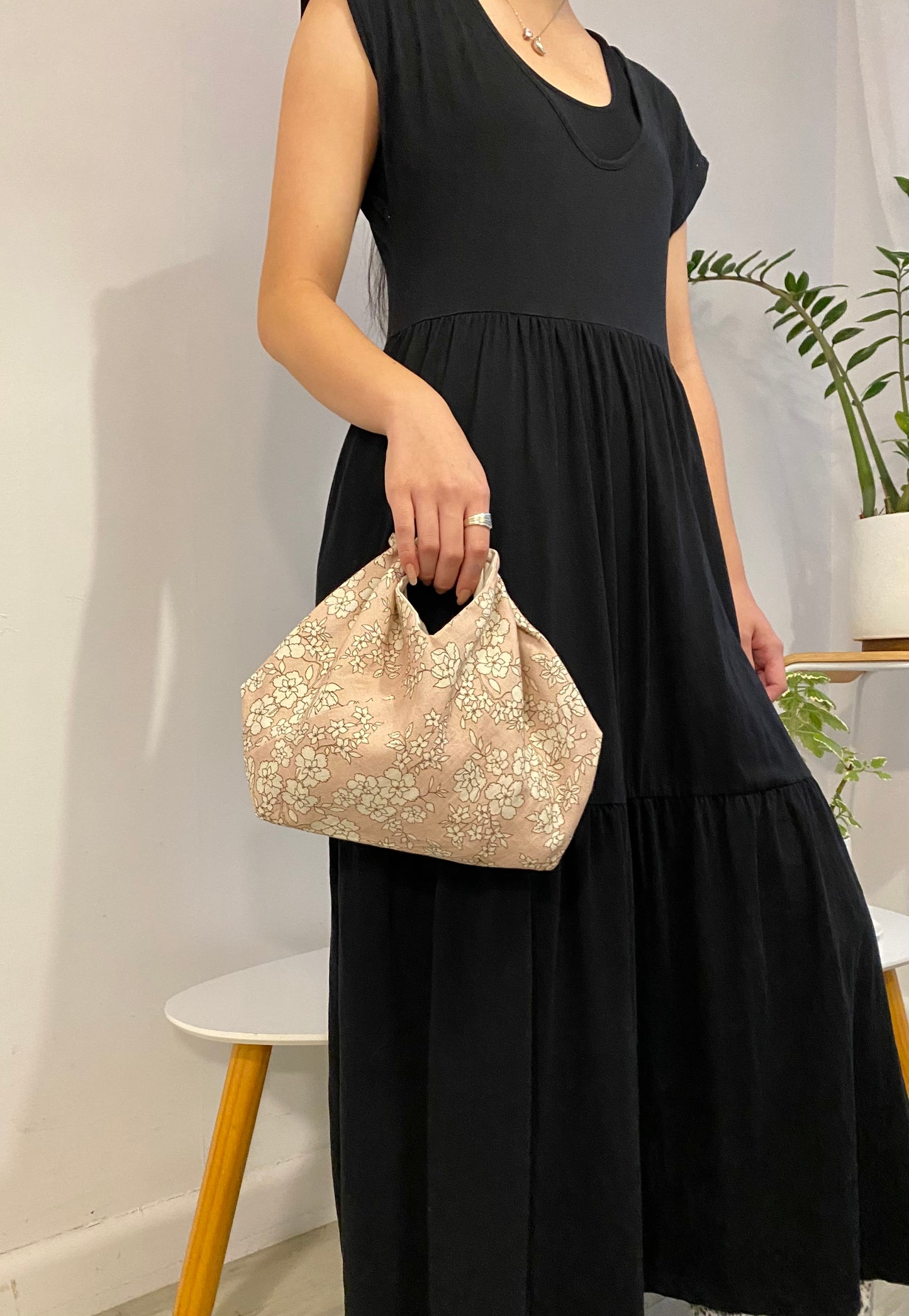 Linen Azuma Bag with lining Floral Pattern in Dusty Pink